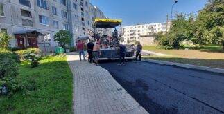 Ремонтируют дорогу в Белогорке