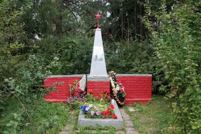 Братская могила в Карташевской до 2015 года