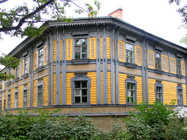 Чкалова 5 - пример возможной реставрации старых домов