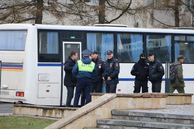 Автобус с полицией