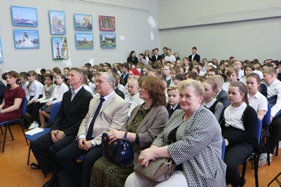 Торжественное собрание в Вырицкой школе