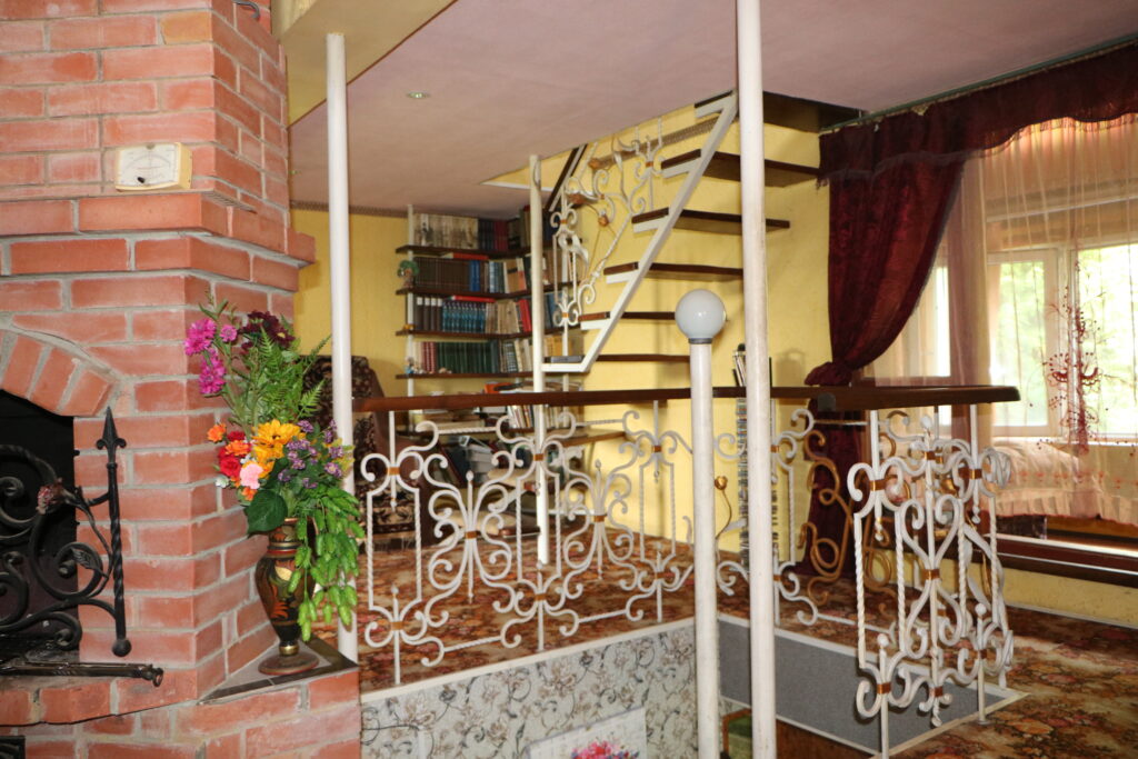 Лестница в доме Александра и Людмилы