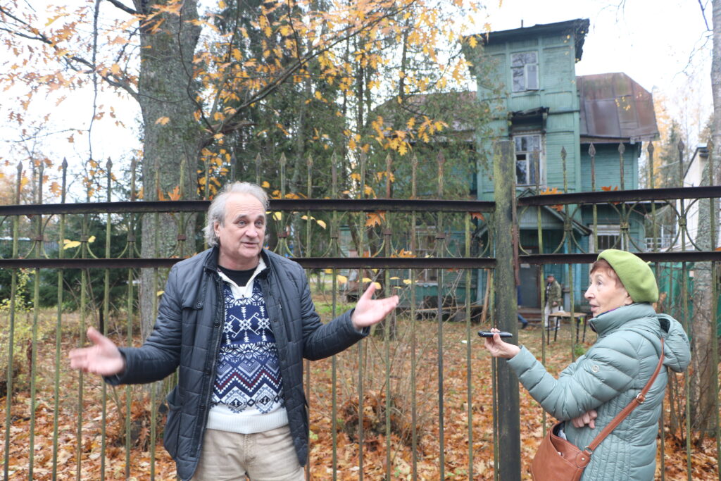 Андрей Барановский рассказывает о деревянных домах Вырицы