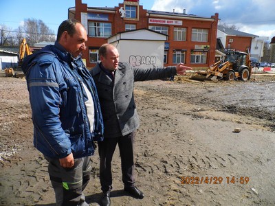Инспекция строительства Торговой площади с бригадиром Дмитрием Комковым