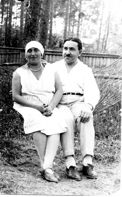 Родители М.Е. Эпштейна в Луге. Фотография середины 1930-х годов