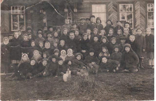 Учащиеся Ондровской школы 1936-1937годы.