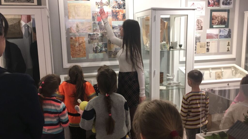 Дети в муззее Войсковиц