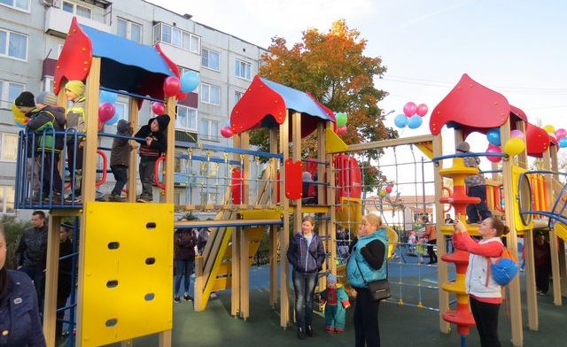 Детская площадка в Новом Учхозе
