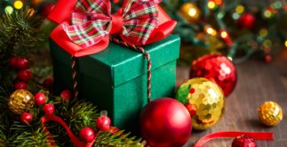 holiday-box-gift-happy-new-year-merry-christmas-ornaments-winter-snow-decoration-prazdnik-ukrasheniya-zima-sneg-ukrasheniya-s-novym-godom-rozhdestvom-korobka-podarok